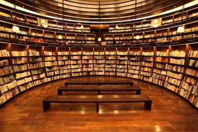 愛閱讀 | 以書為舟，以誠(chéng)為舵 吳清友與誠(chéng)品書店的人文回響